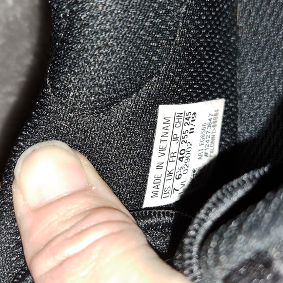 1125 Marvel Issue#1 Spider Sneakers - Picture 6 of 8